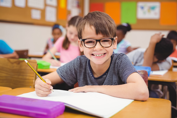 Classroom-Smiling-learning-child